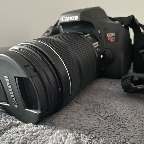 Canon T6i - Picture 7 of 7